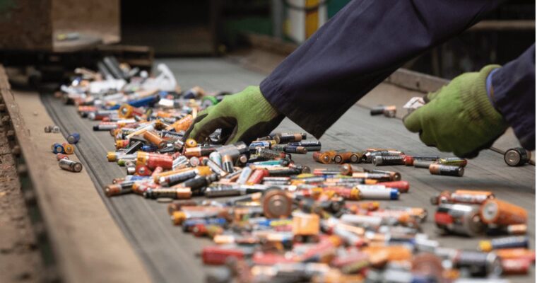 SEGUROS PARA  EL RECICLAJE DE BATERIAS DE LITIO