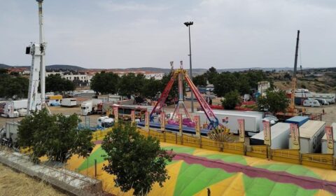 Las pulseras para menores y las horas sin música vuelven a la feria de Plasencia